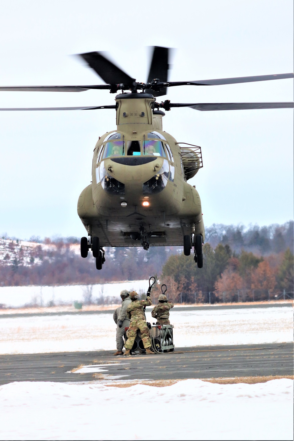 CH-47 crew, 89B students conduct sling-load training at Fort McCoy