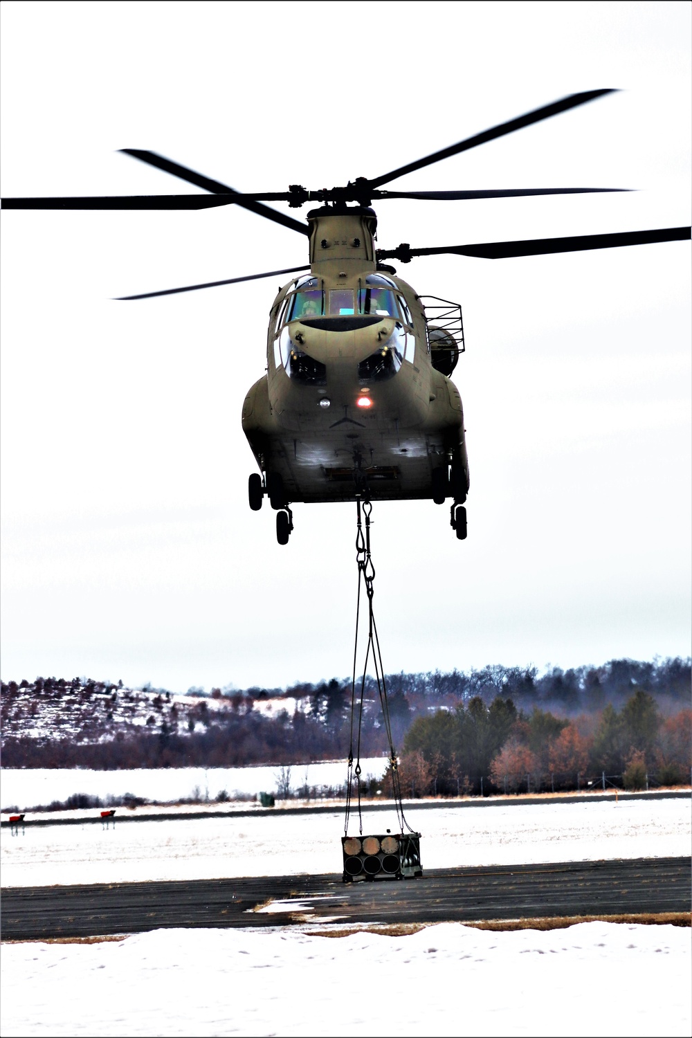 CH-47 crew, 89B students conduct sling-load training at Fort McCoy