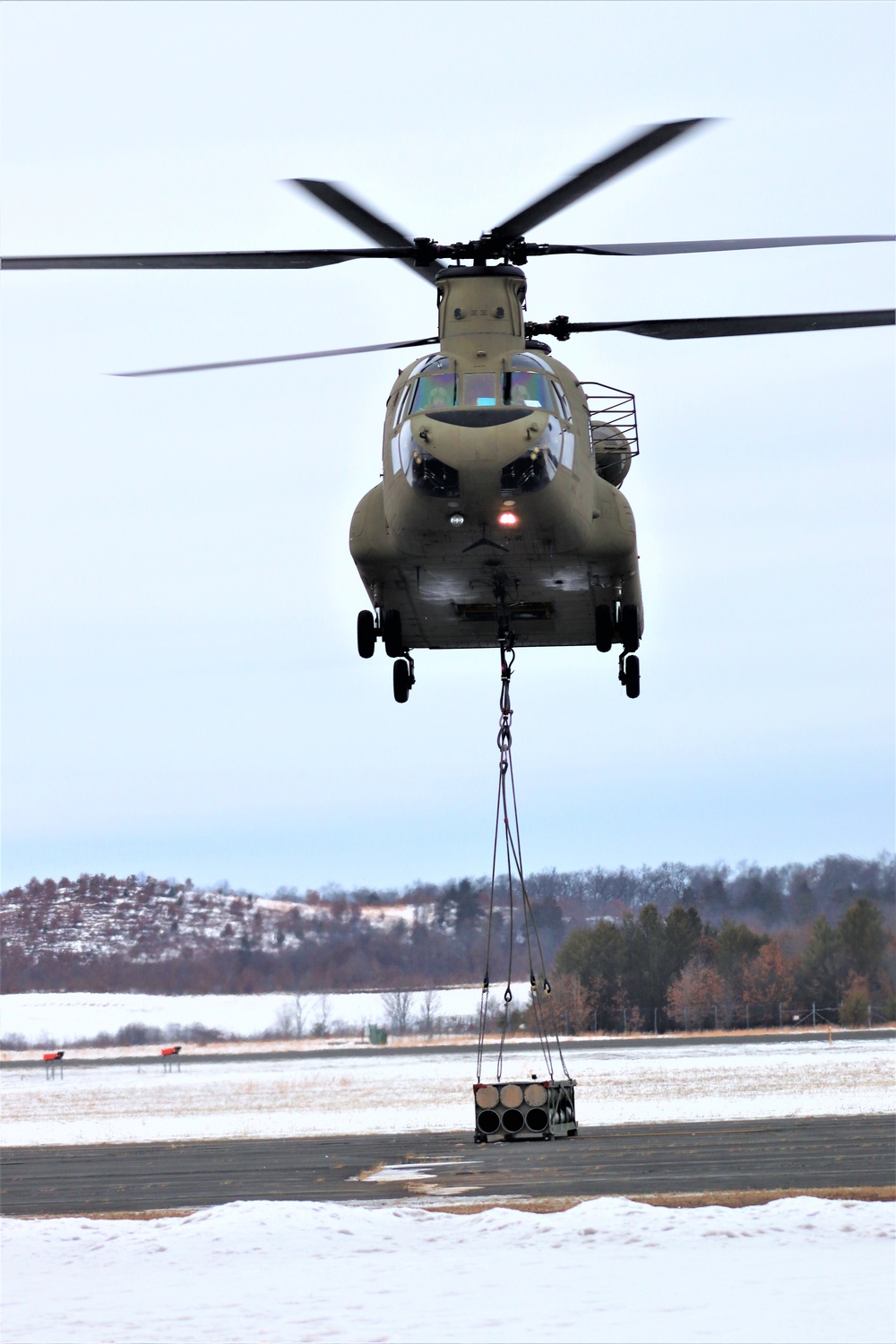 CH-47 crew, 89B students conduct sling-load training at Fort McCoy