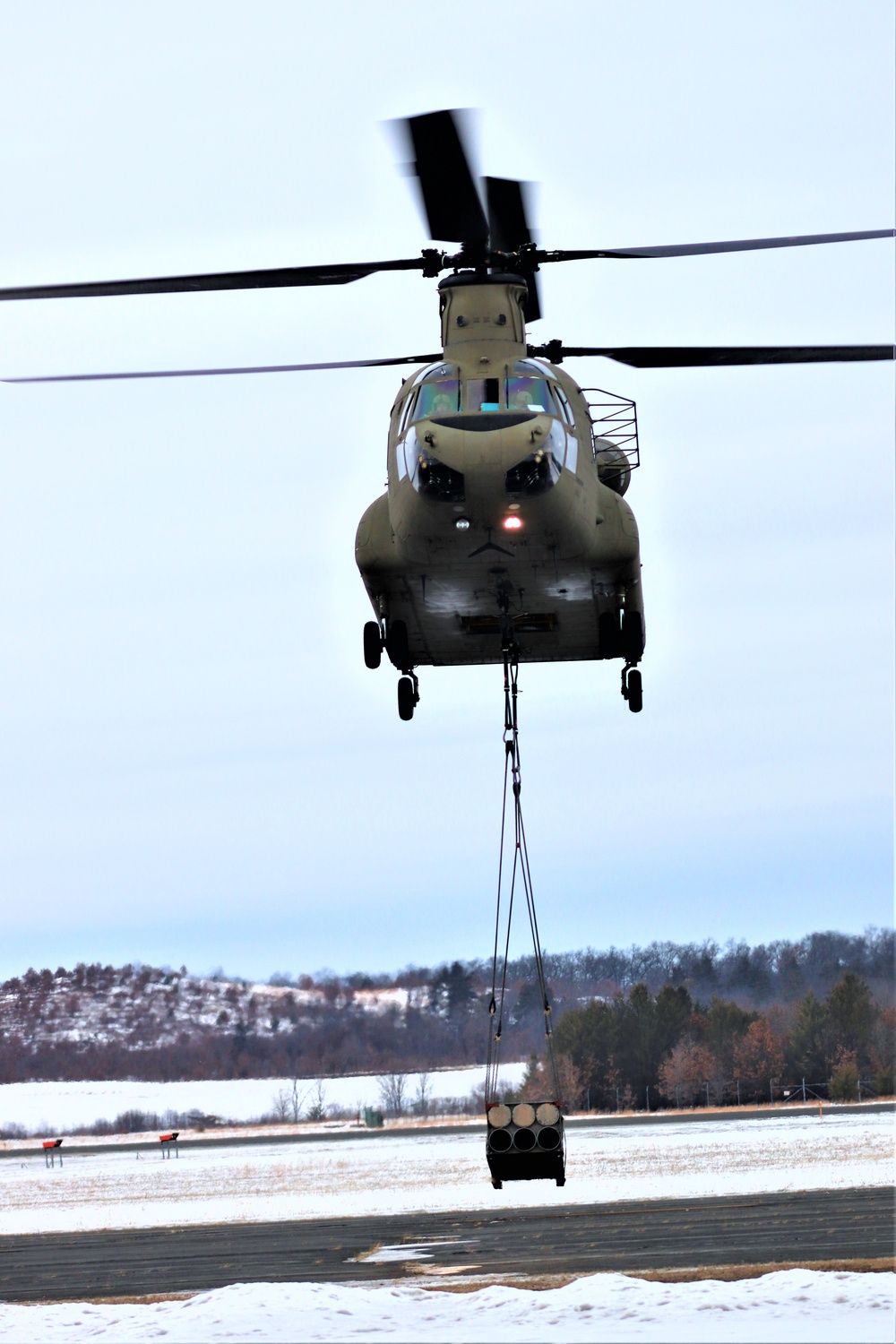 CH-47 crew, 89B students conduct sling-load training at Fort McCoy