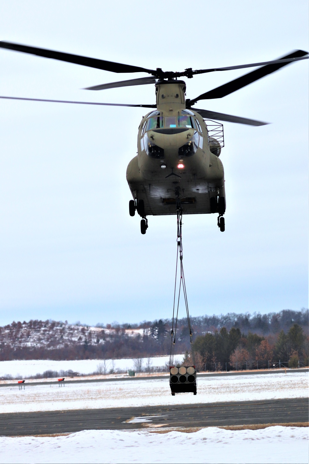 CH-47 crew, 89B students conduct sling-load training at Fort McCoy