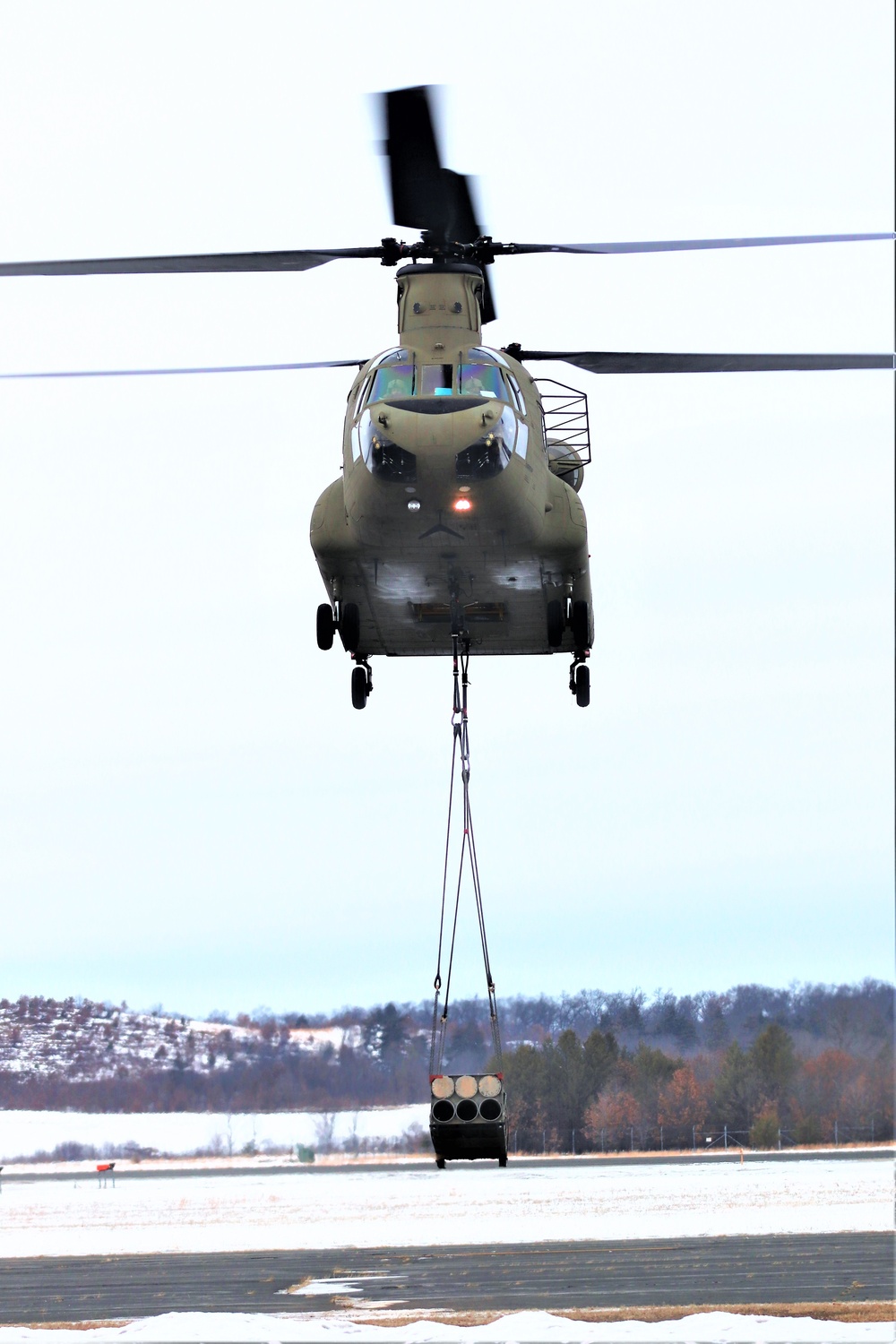 CH-47 crew, 89B students conduct sling-load training at Fort McCoy