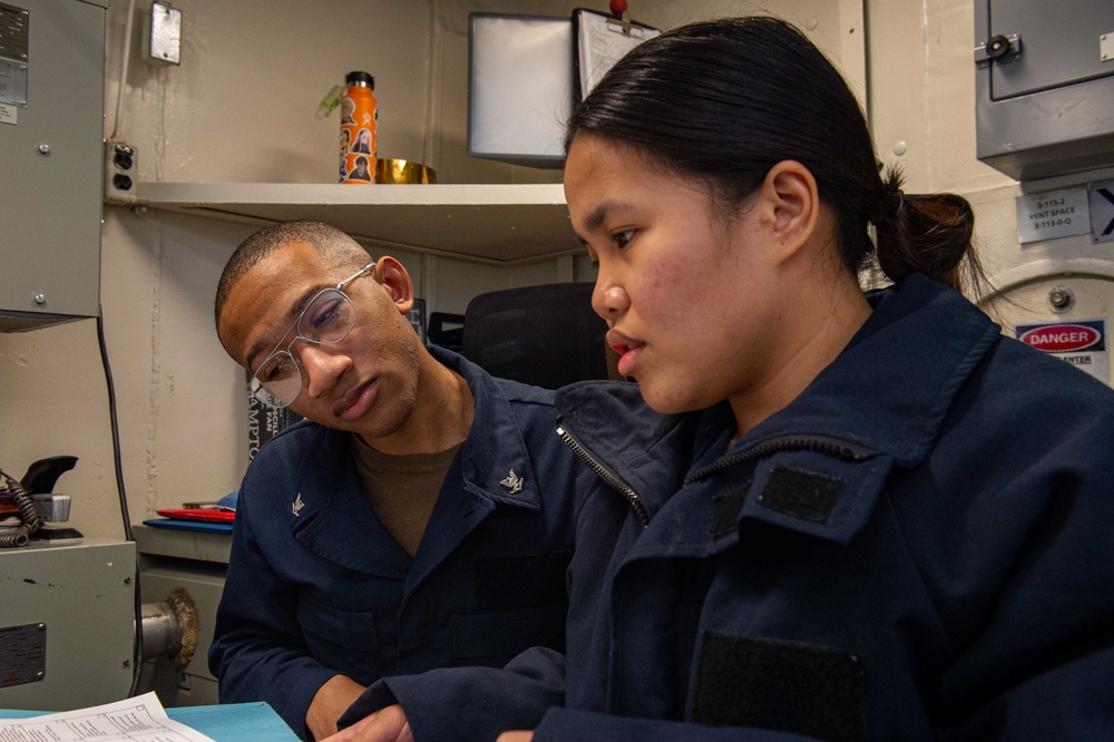 USS Carl Vinson (CVN 70) Sailors Perform Daily Duties in Personnel