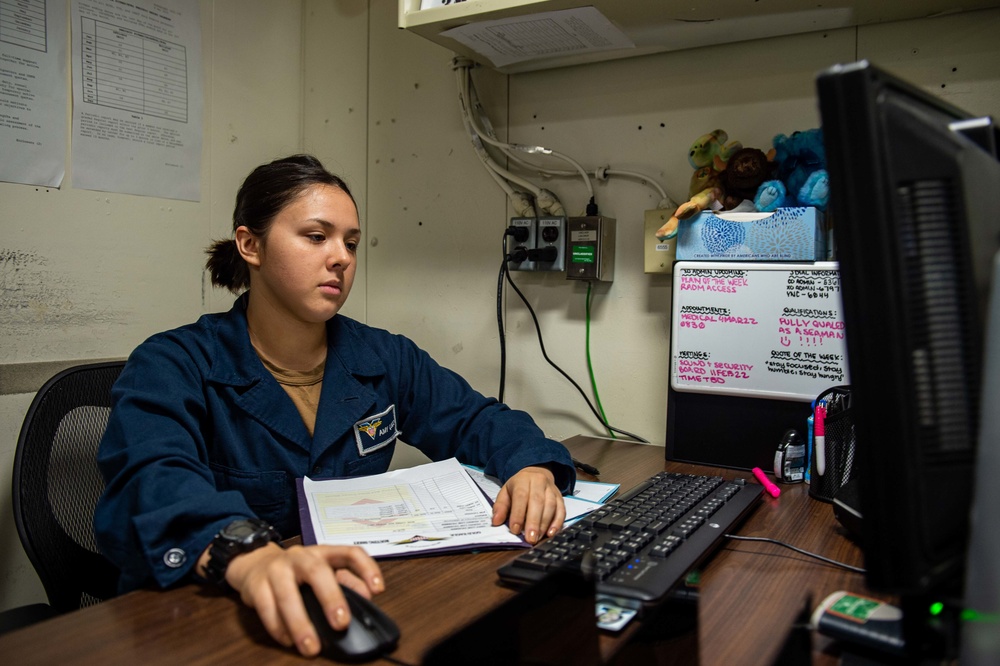 USS Carl Vinson (CVN 70) Sailors Perform Daily Duties in Personnel