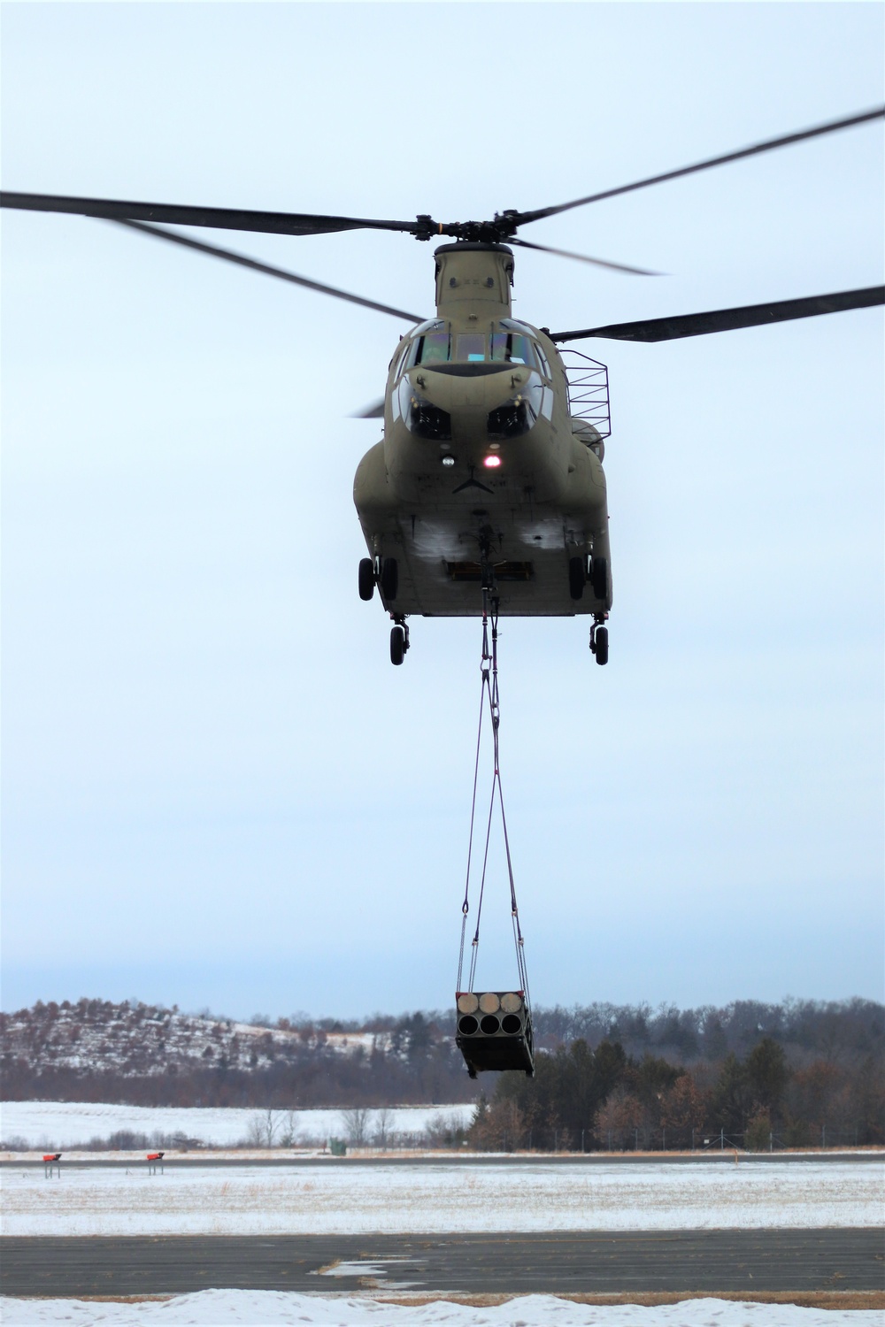 CH-47 crew, 89B students conduct sling-load training at Fort McCoy