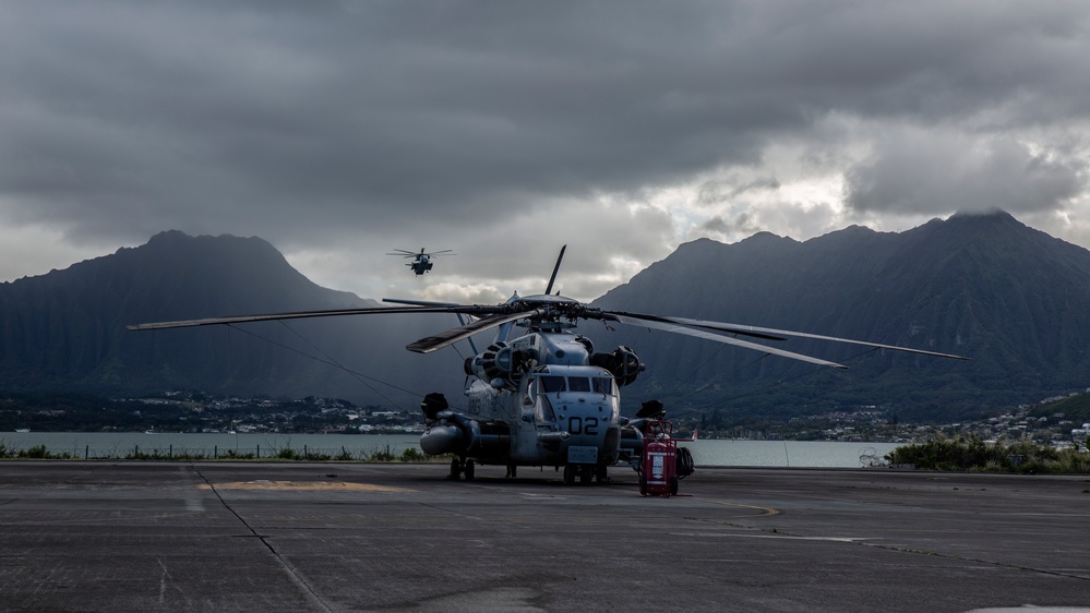 Commanding Officer of HMH-463 Final Flight with Squadron