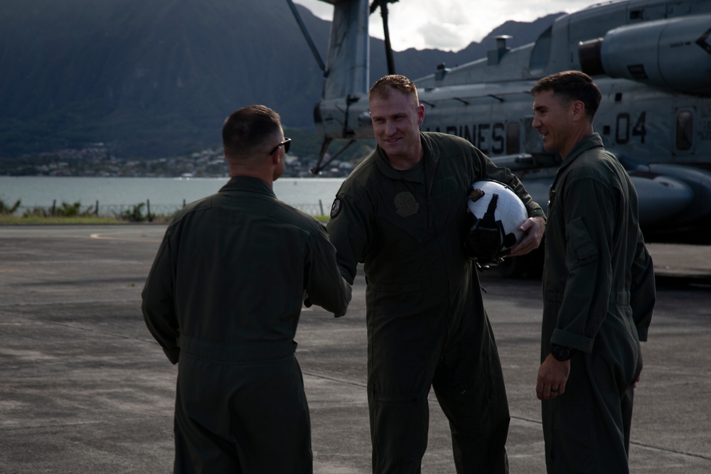 Commanding Officer of HMH-463 Final Flight with Squadron