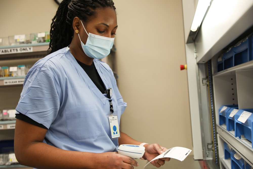 Army medical team assists Abbott Northwestern Hospital pharmacy and ER