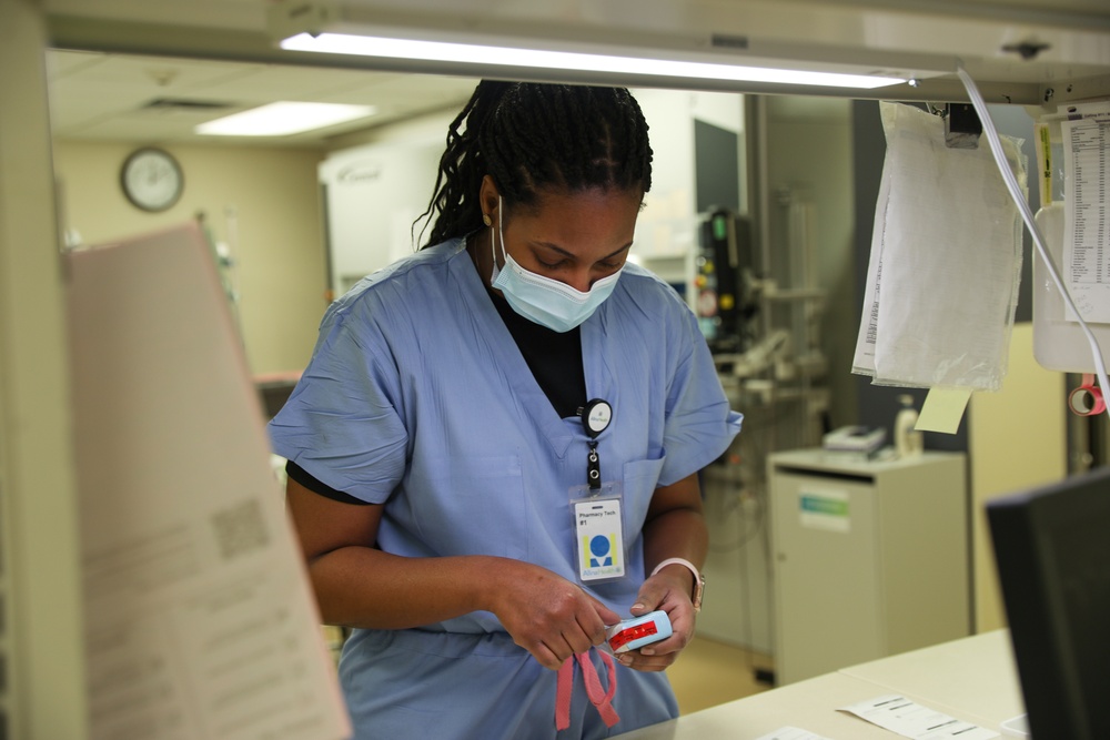 Army medical team assists Abbott Northwestern Hospital pharmacy and ER