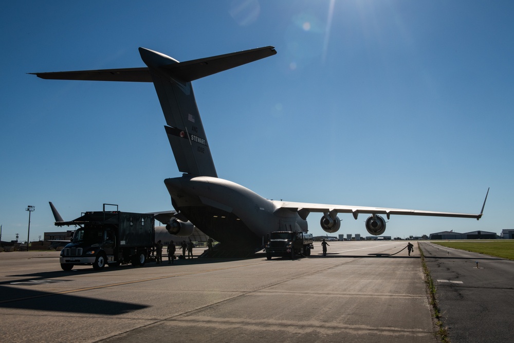 137th AES trains on C-17 Globemaster III