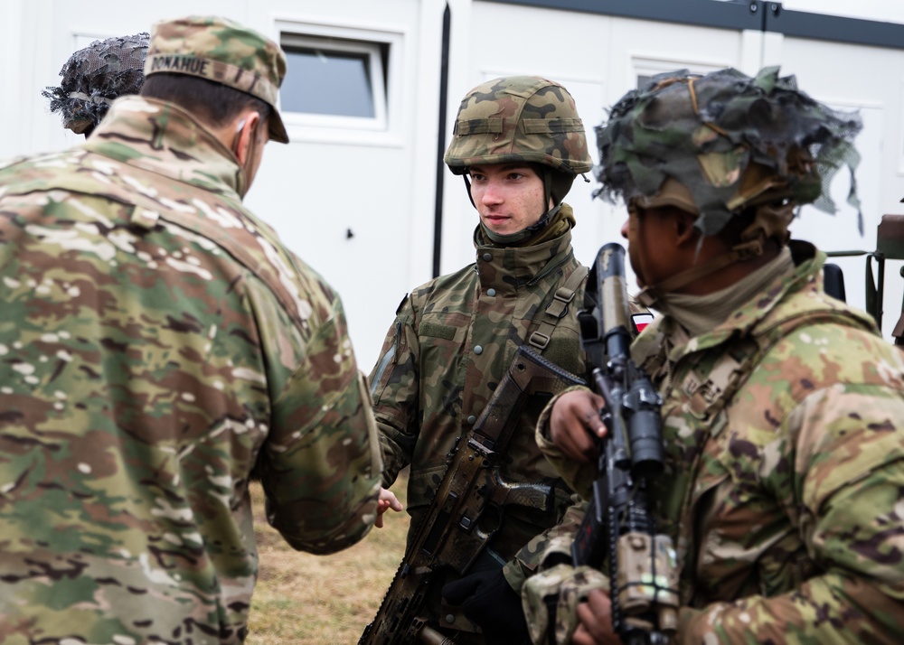 DVIDS - Images - Maj. Gen. Donahue presents a challenge coin [Image 1 of 2]