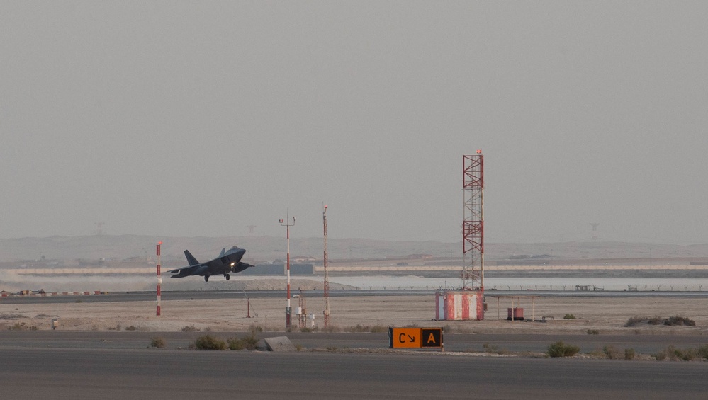 F-22 Raptors arrive at Al Dhafra