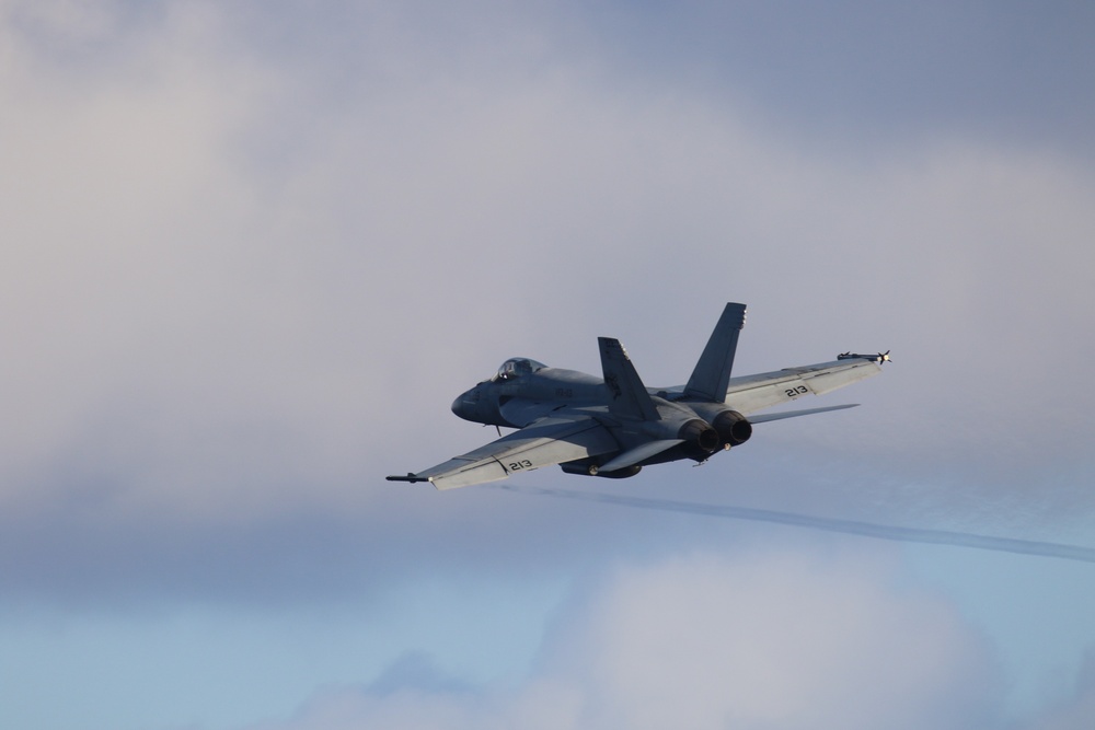 USS Carl Vinson (CVN 70) Conducts Flight Operations In The Pacific Ocean