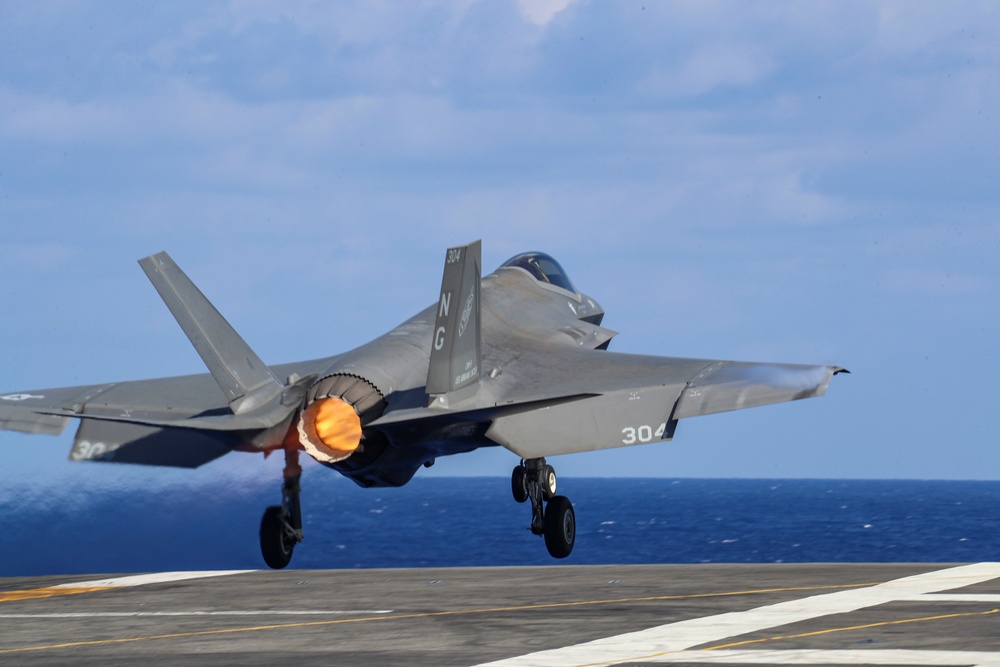 Abraham Lincoln conducts flight operations