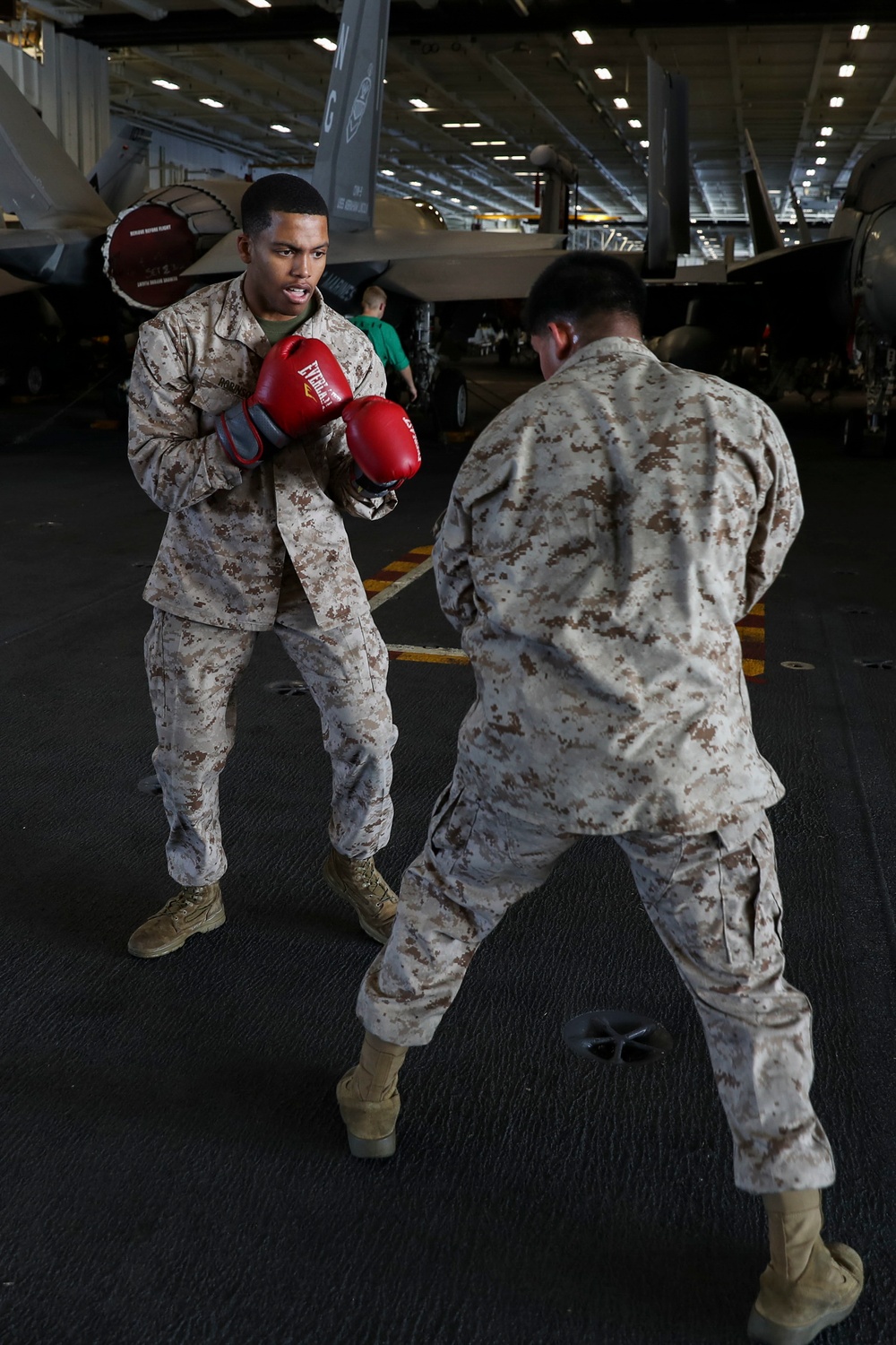 Abraham Lincoln Sailors conduct cross-rate training