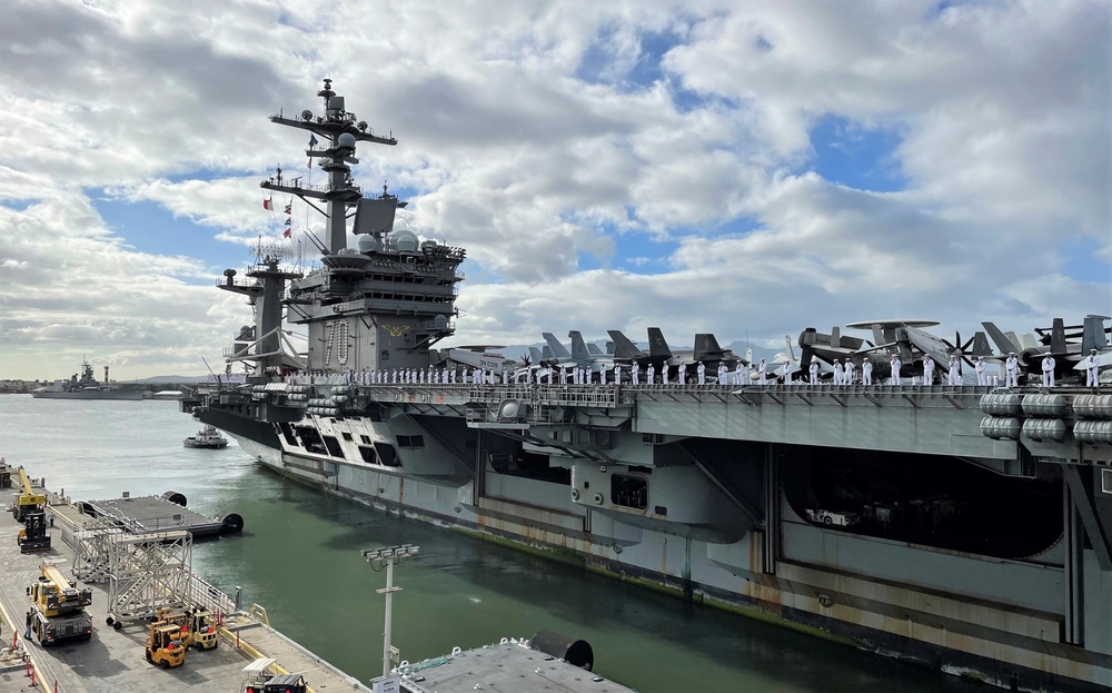 USS Carl Vinson (CVN 70) Departs Joint Base Pearl Harbor-Hickam