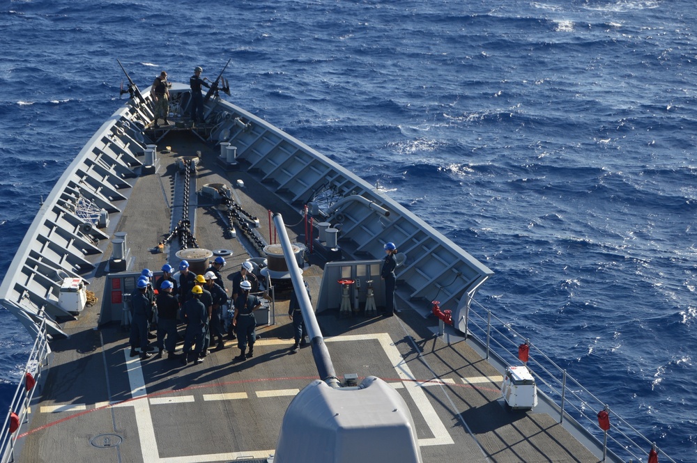 USS Lake Champlain (CG 57) Anchors Off The Coast Of Hawaii