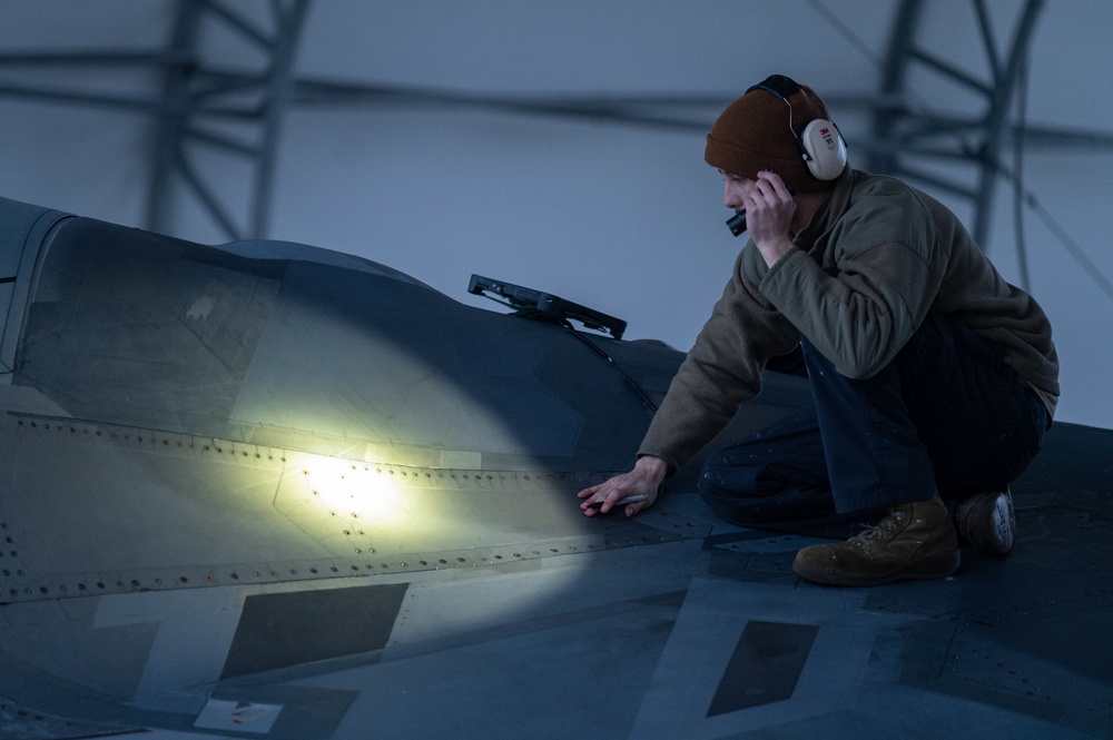 1st Fighter Wing Maintainers prepare F-22s for UAE Deployment