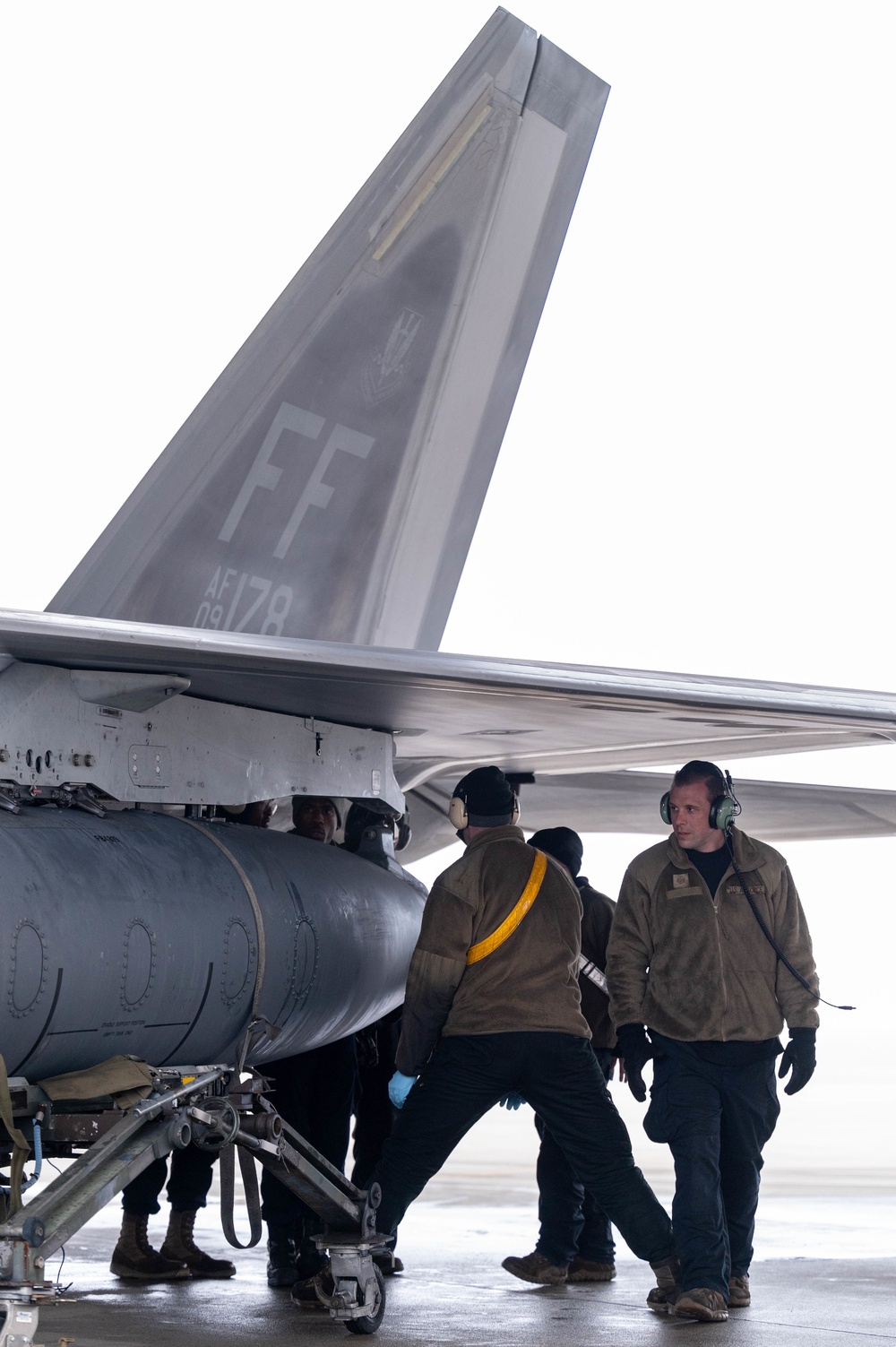 1st Fighter Wing Maintainers prepare F-22s for UAE Deployment