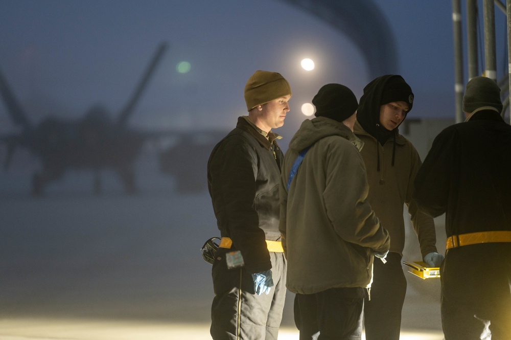 1st Fighter Wing Maintainers prepare F-22s for UAE Deployment