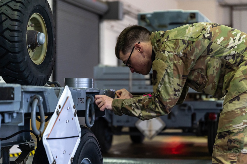 633d Logistics Readiness Squadron and 1st Fighter Wing prepare for UAE deployment