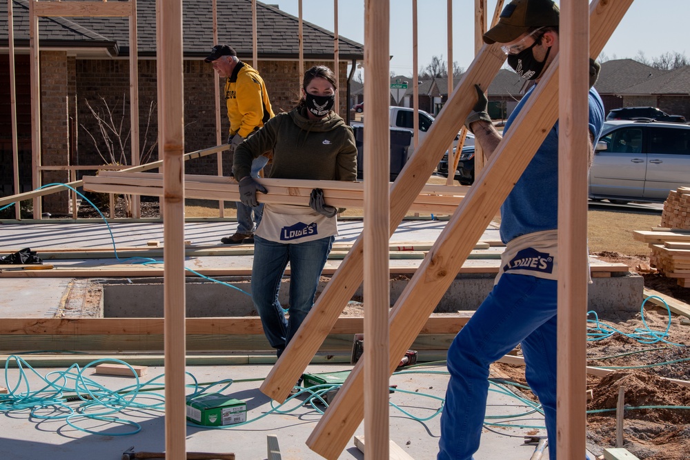 137th SOW Recruiting team joins Habitat for Humanity build