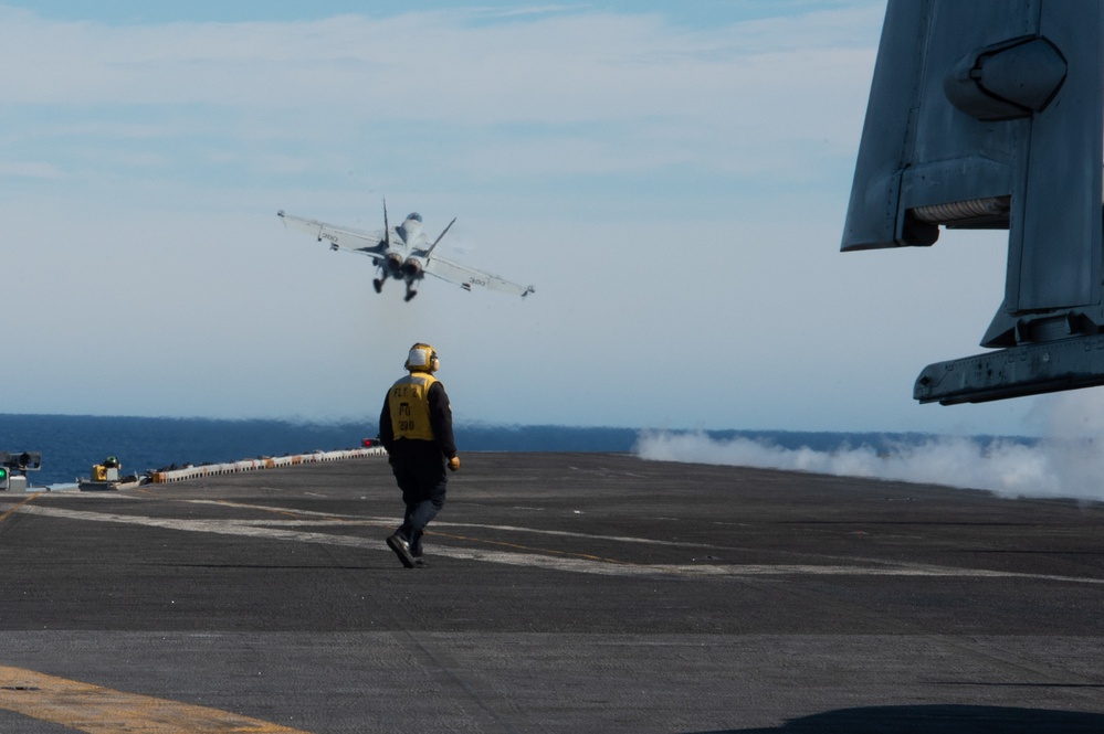 USS Carl Vinson (CVN 70) Conducts Flight Operations