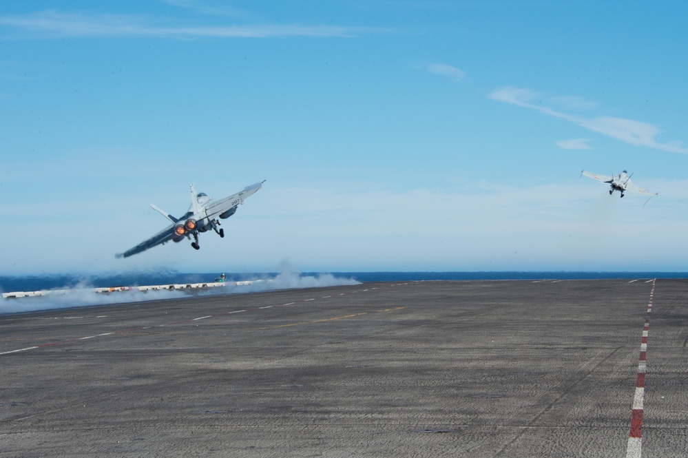 USS Carl Vinson (CVN 70) Conducts Flight Operations