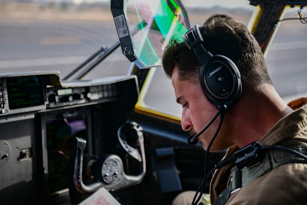 Marine Super Hercules aerial refuels French Mirages