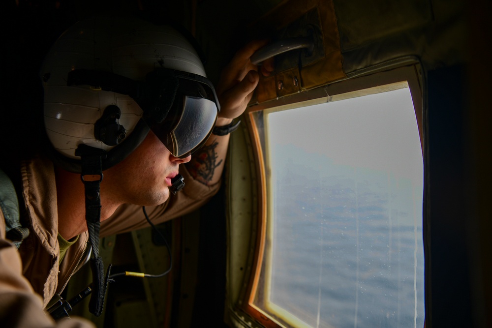 Marine Super Hercules aerial refuels French Mirages