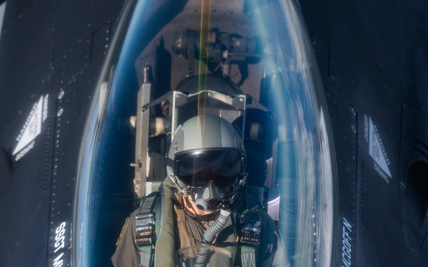 Stratotanker fuels Cope North