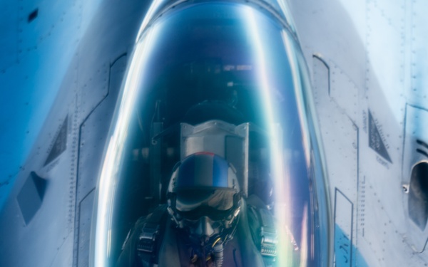 Stratotanker fuels Cope North