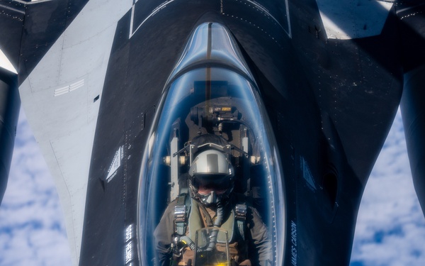 Stratotanker fuels Cope North