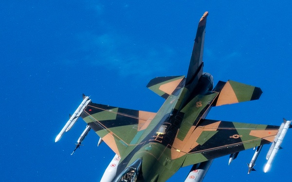 Stratotanker fuels Cope North