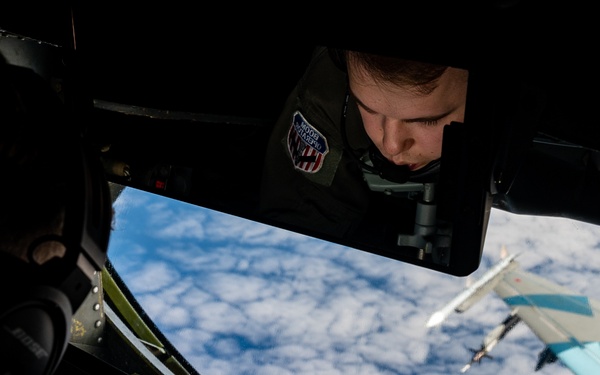 Stratotanker fuels Cope North