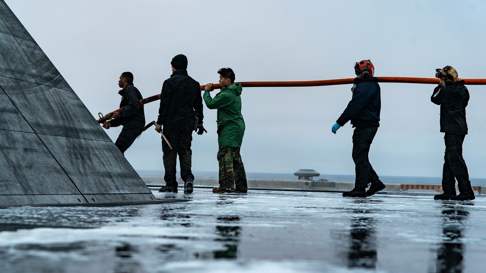 USS Carl Vinson (CVN70) Clean the Flight Deck