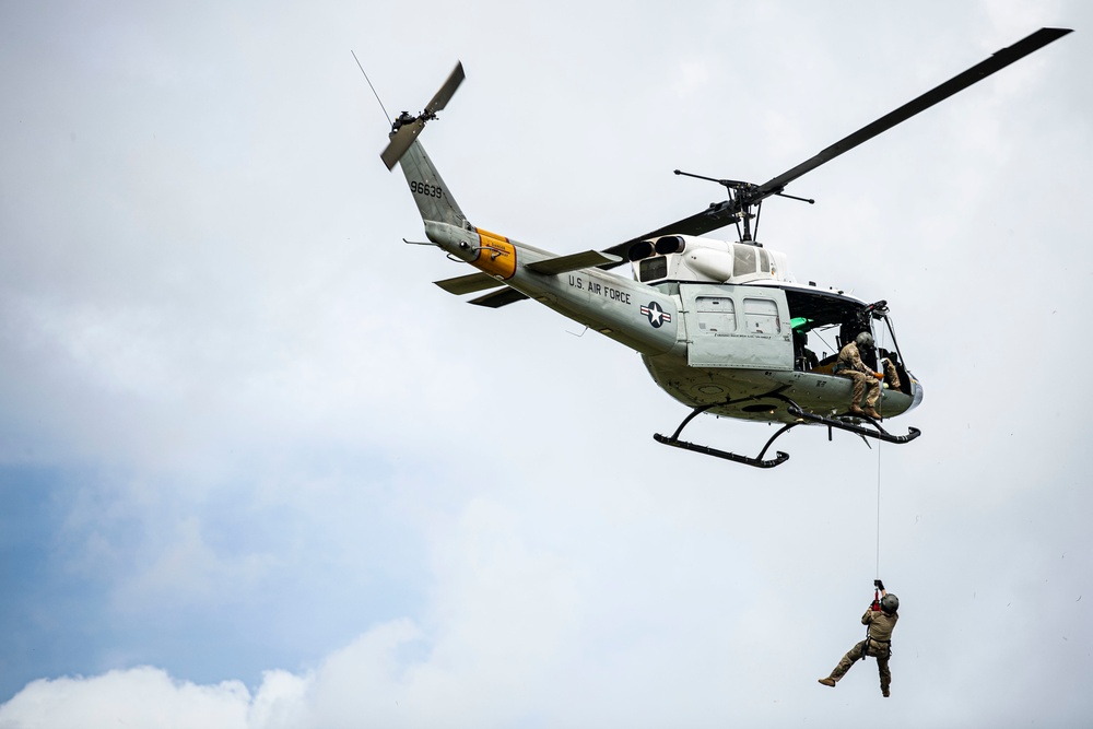 Tinian Huey Hoist