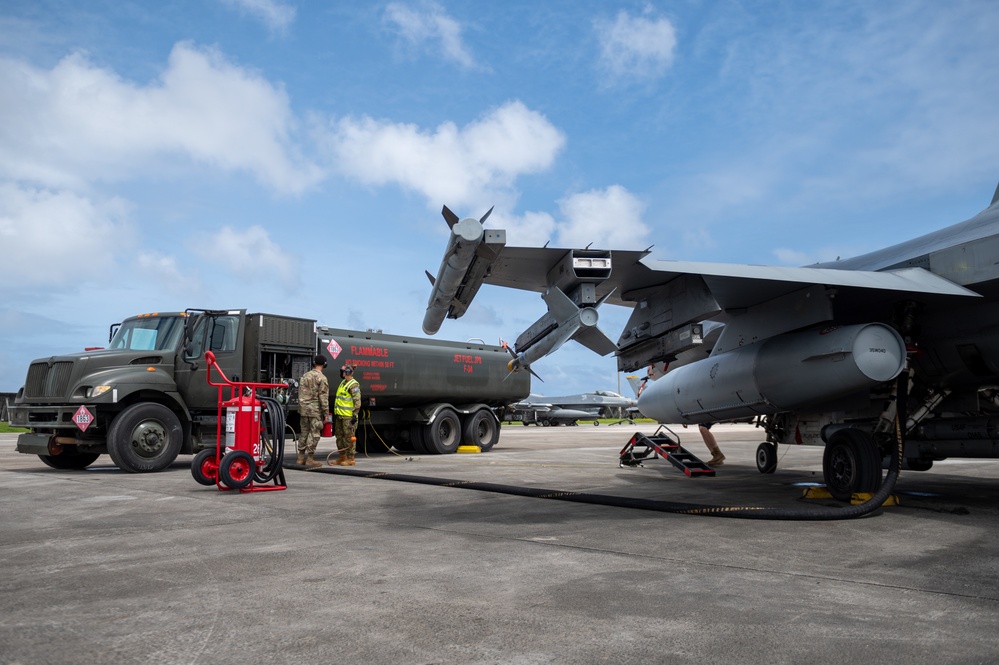 RAAF, USAF, JASDF Refuel F-16s and F-15s