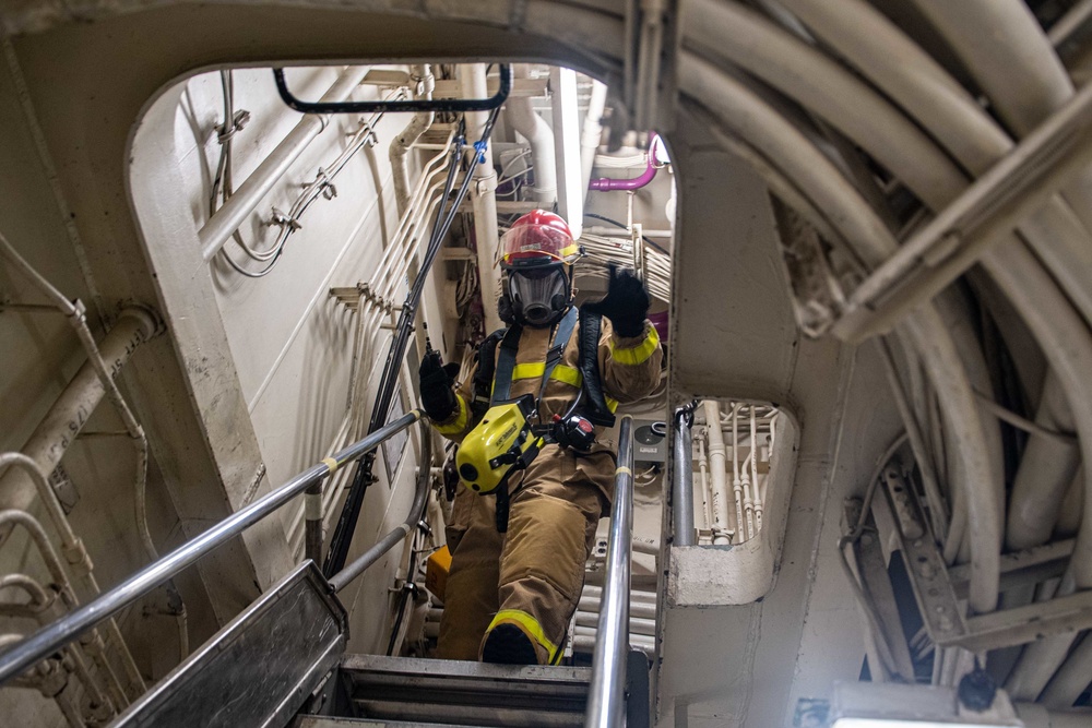 USS America (LHA 6) Conducts Damage Control Drills