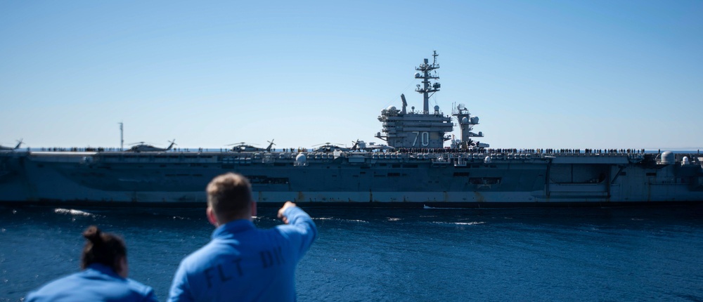 USS Carl Vinson Steams Alongside USS Nimitz