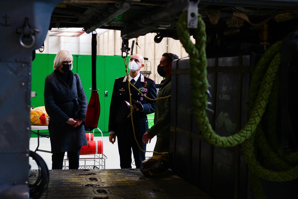 Carabinieri Commander visits Aviano