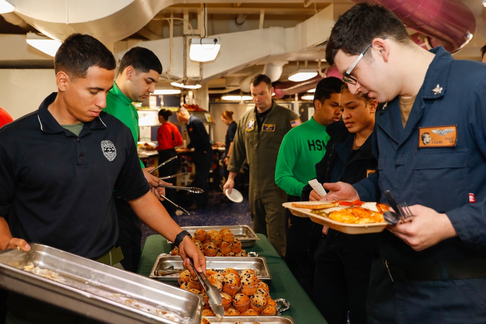 Abraham Lincoln Sailors serve brunch