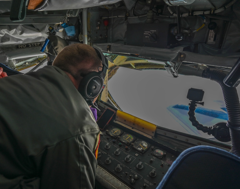 Eight F-22 Raptors refuel with Okies