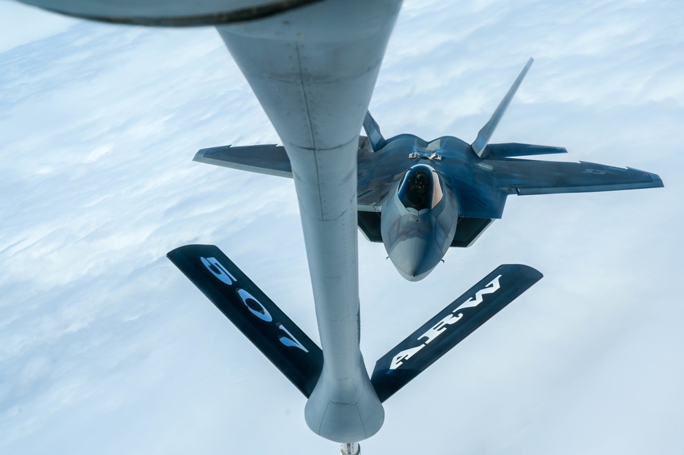 Eight F-22 Raptors refuel with Okies