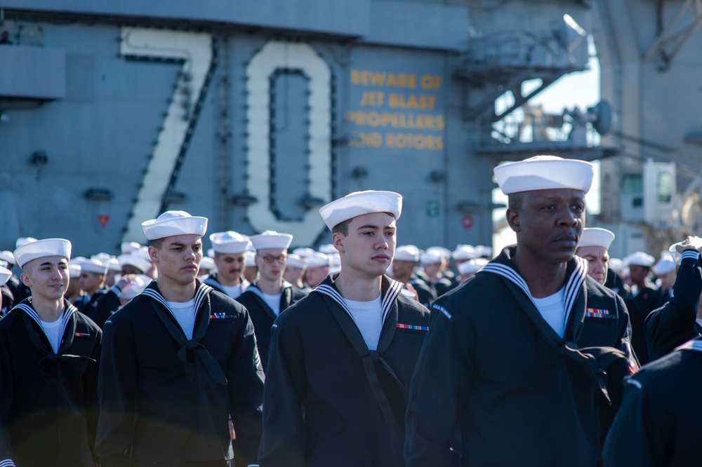 USS Carl Vinson (CVN 70) Returns to Homeport