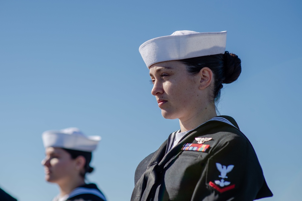 USS Carl Vinson (CVN 70) Returns to Homeport