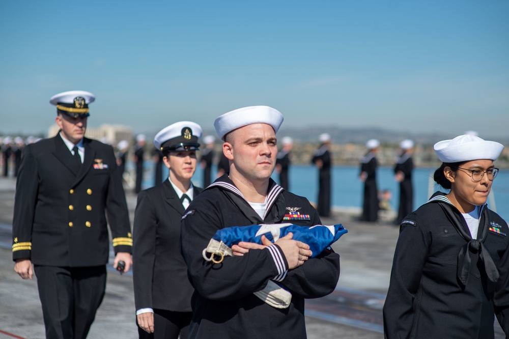 USS Carl Vinson (CVN 70) Returns to Homeport