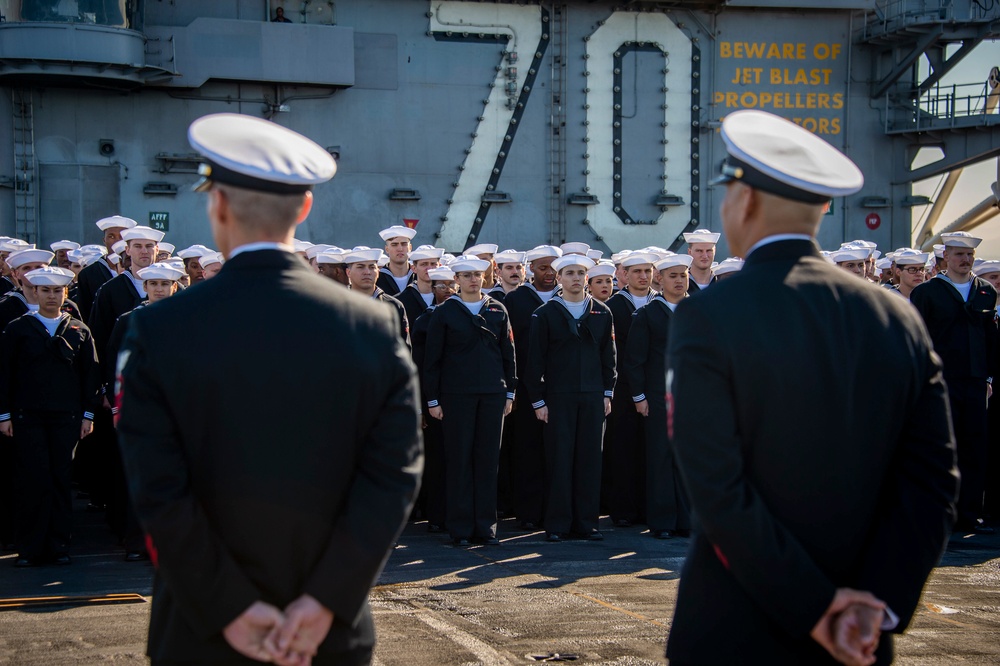 USS Carl Vinson (CVN 70) Returns to San Diego