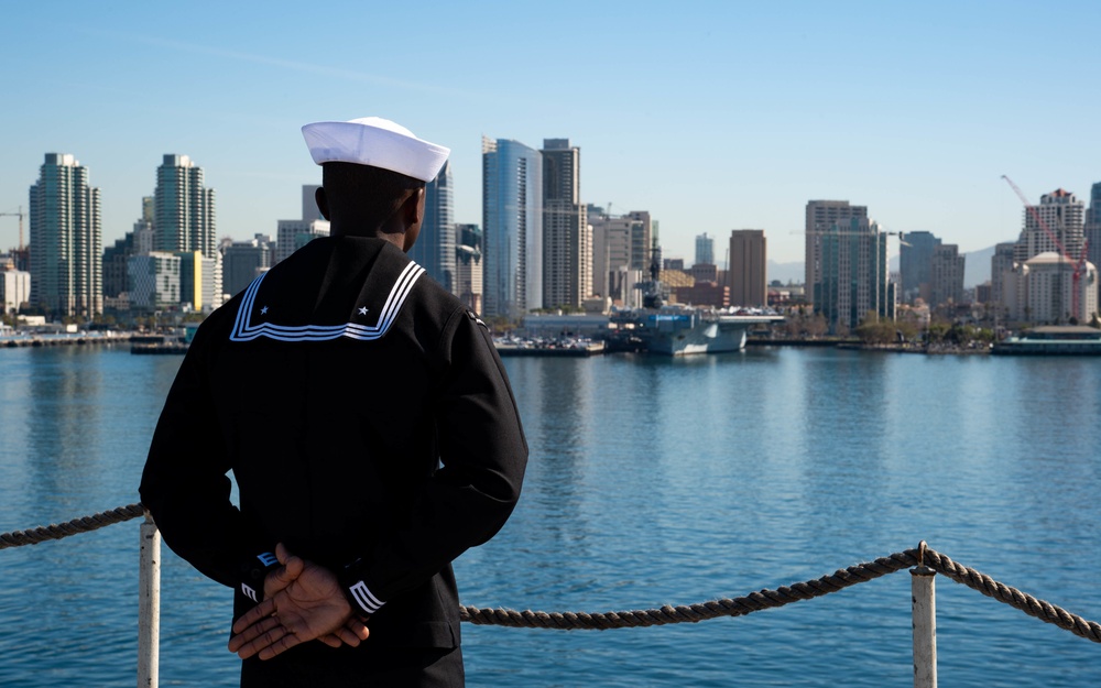 USS Carl Vinson (CVN 70) Returns to its Homeport of San Diego