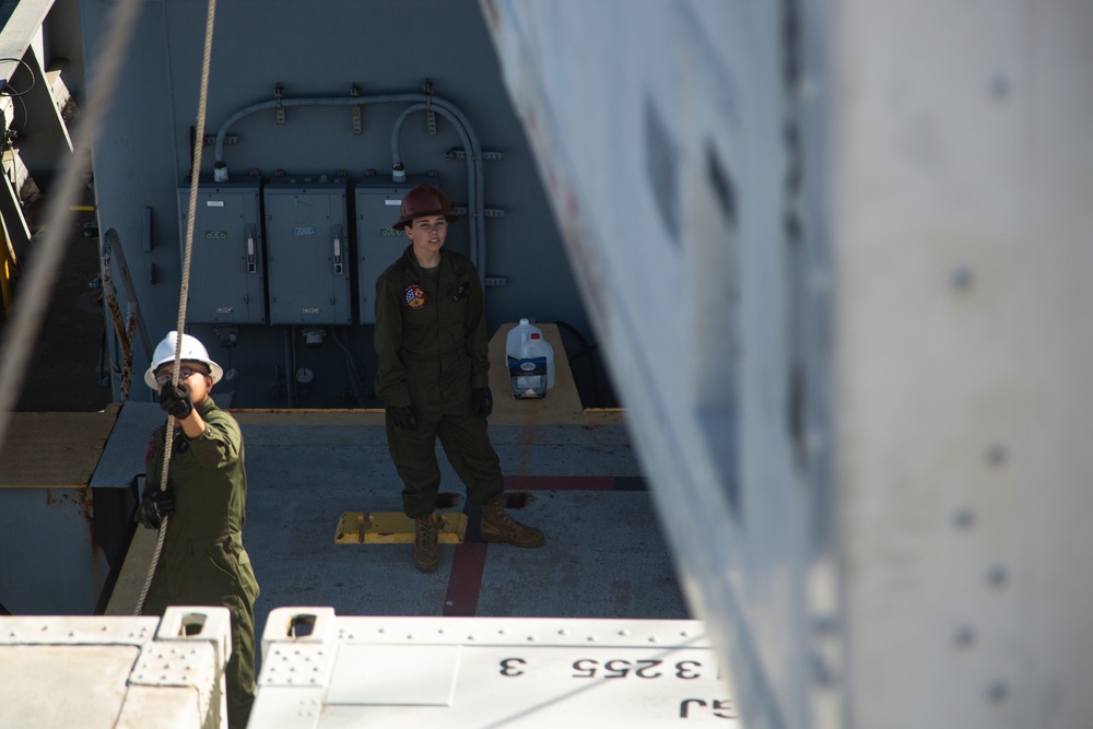 3rd Marine Aircraft Wing's Logistics Squadrons Unload Mobile Maintenance Facilities